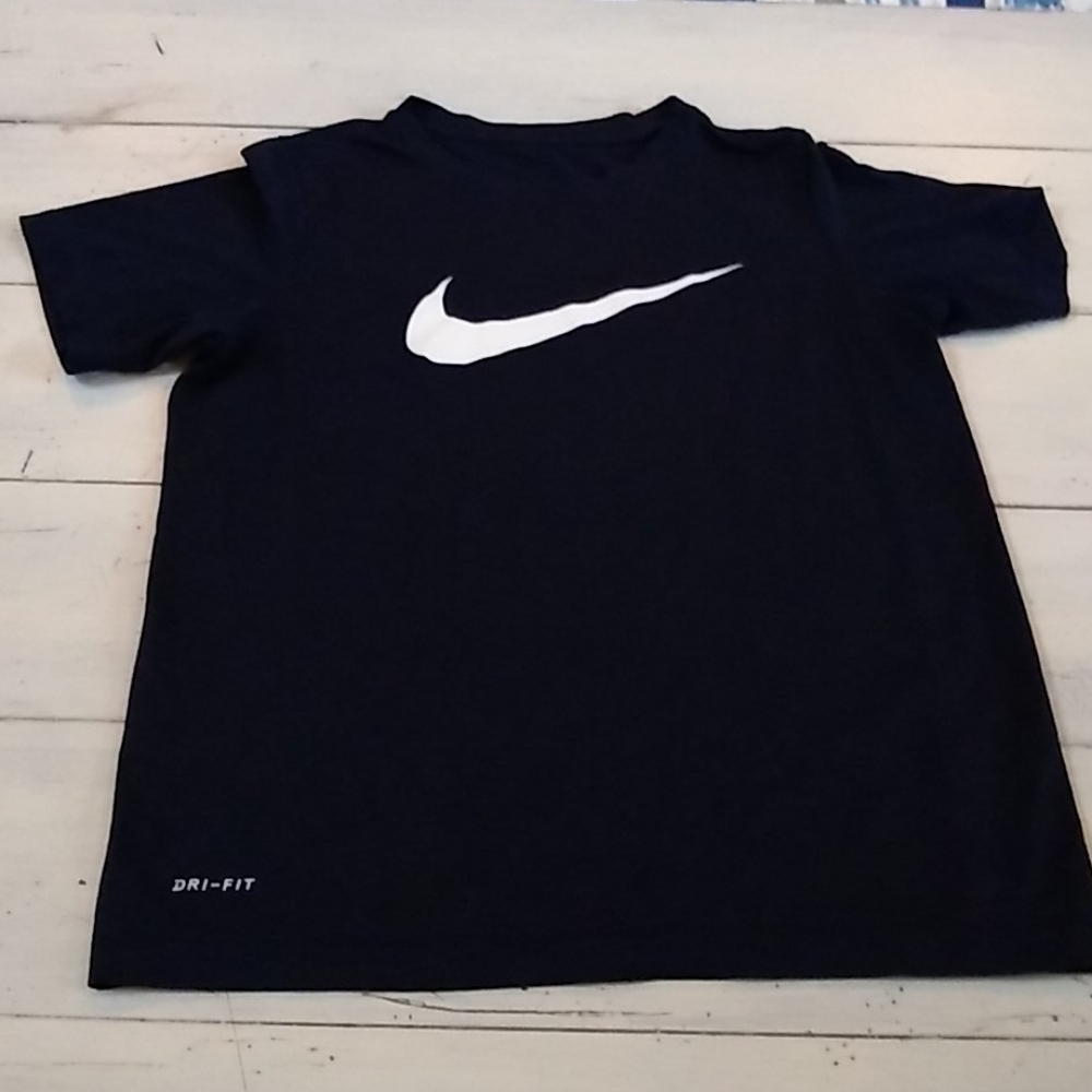 Boys black, medium, Nike Dri-Fit short sleeve